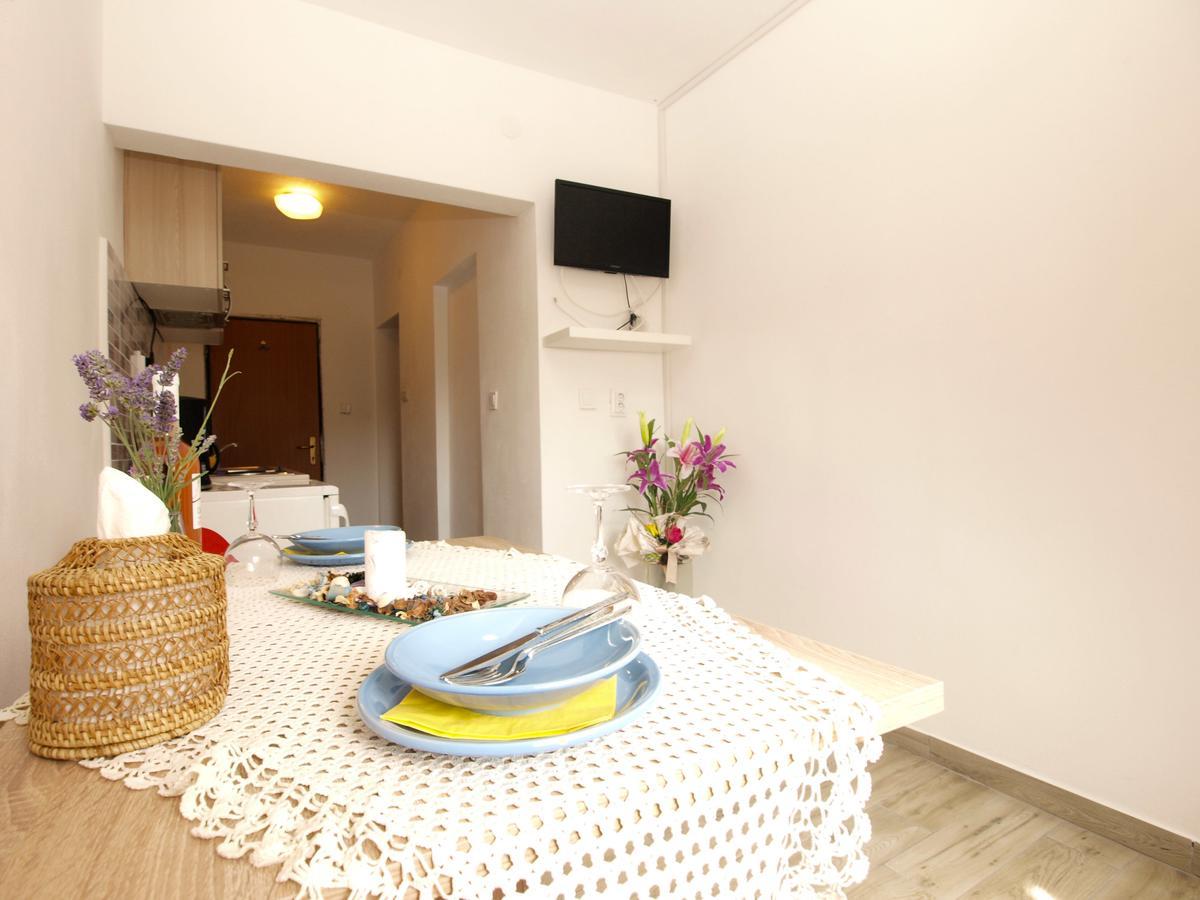 Apartments Davor 1676 Banjole Buitenkant foto