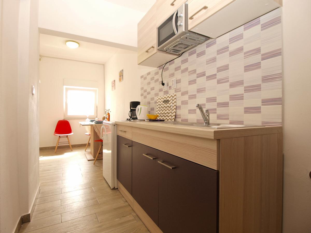 Apartments Davor 1676 Banjole Buitenkant foto