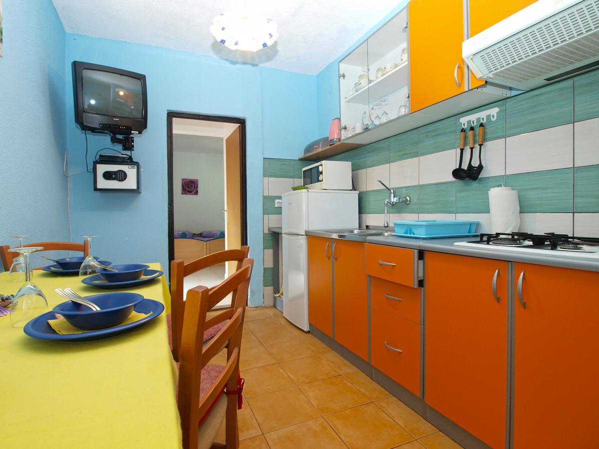 Apartments Davor 1676 Banjole Buitenkant foto