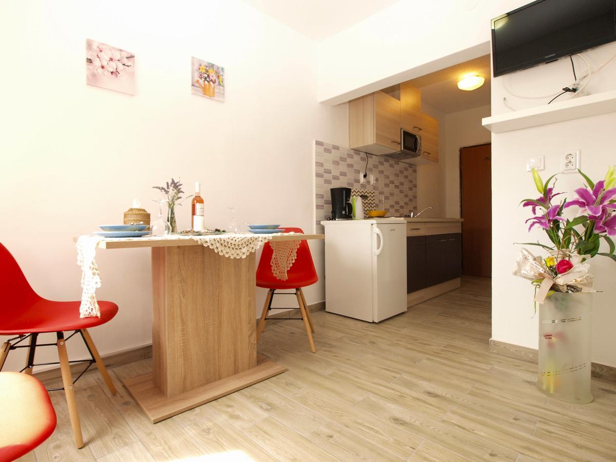 Apartments Davor 1676 Banjole Buitenkant foto