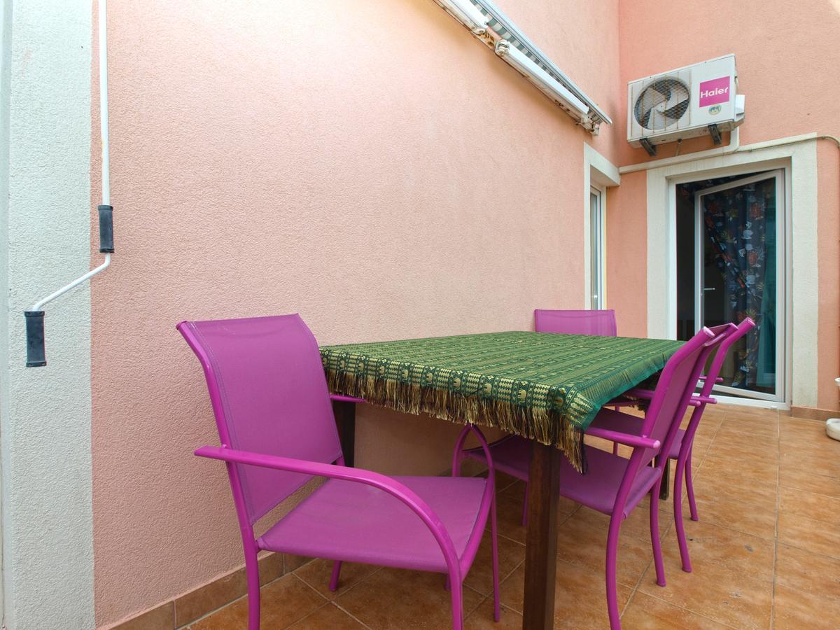 Apartments Davor 1676 Banjole Buitenkant foto
