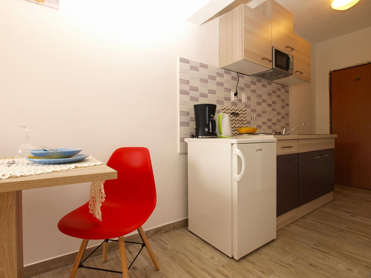 Apartments Davor 1676 Banjole Buitenkant foto