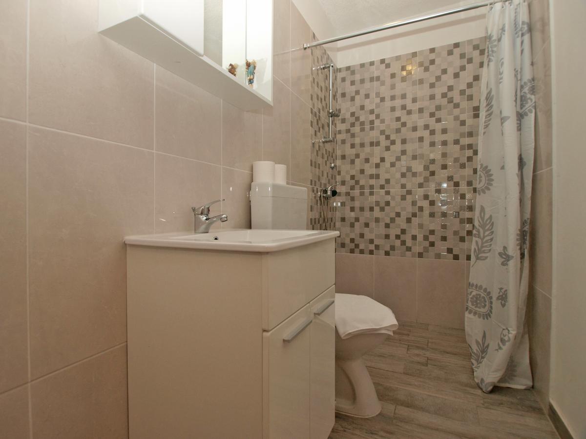 Apartments Davor 1676 Banjole Buitenkant foto