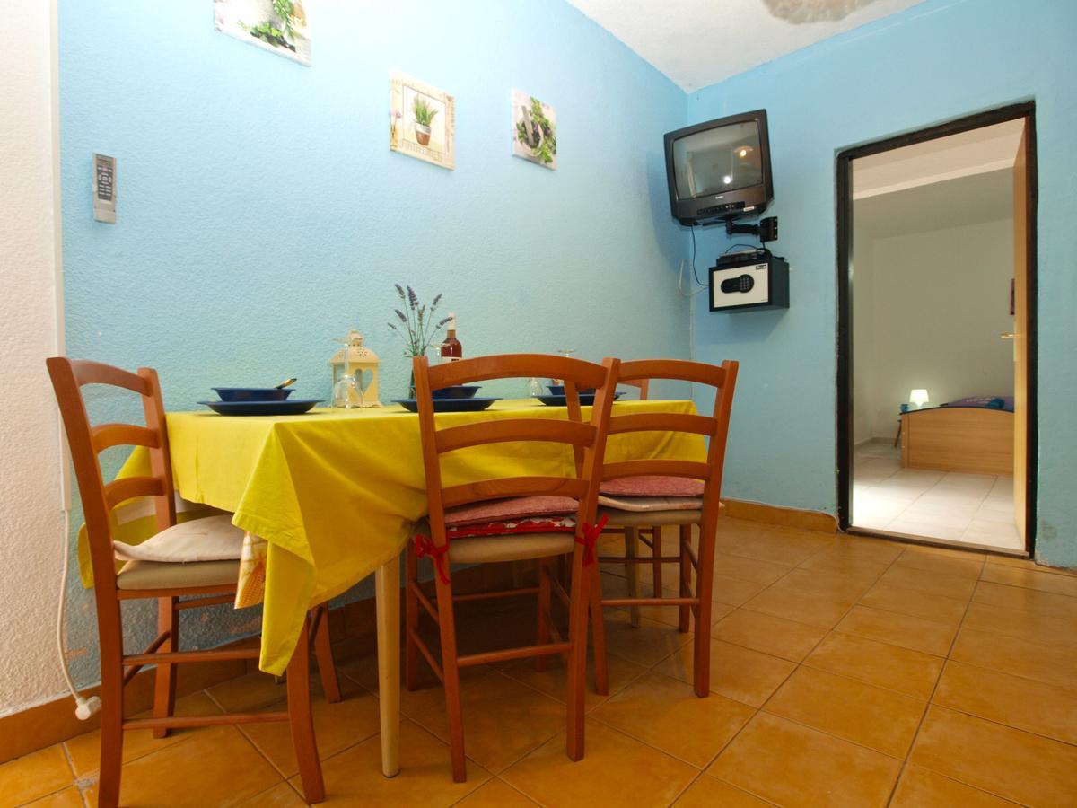 Apartments Davor 1676 Banjole Buitenkant foto