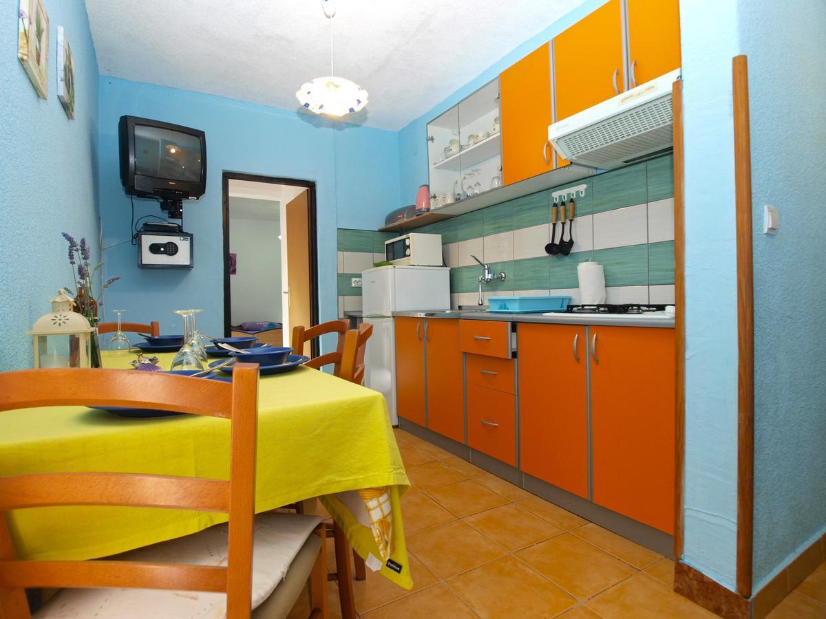 Apartments Davor 1676 Banjole Buitenkant foto