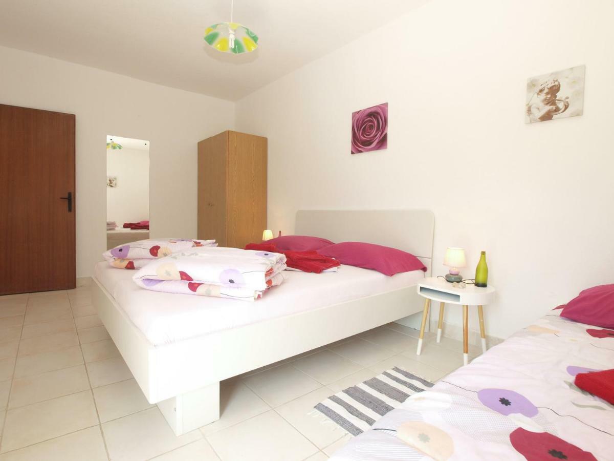 Apartments Davor 1676 Banjole Buitenkant foto