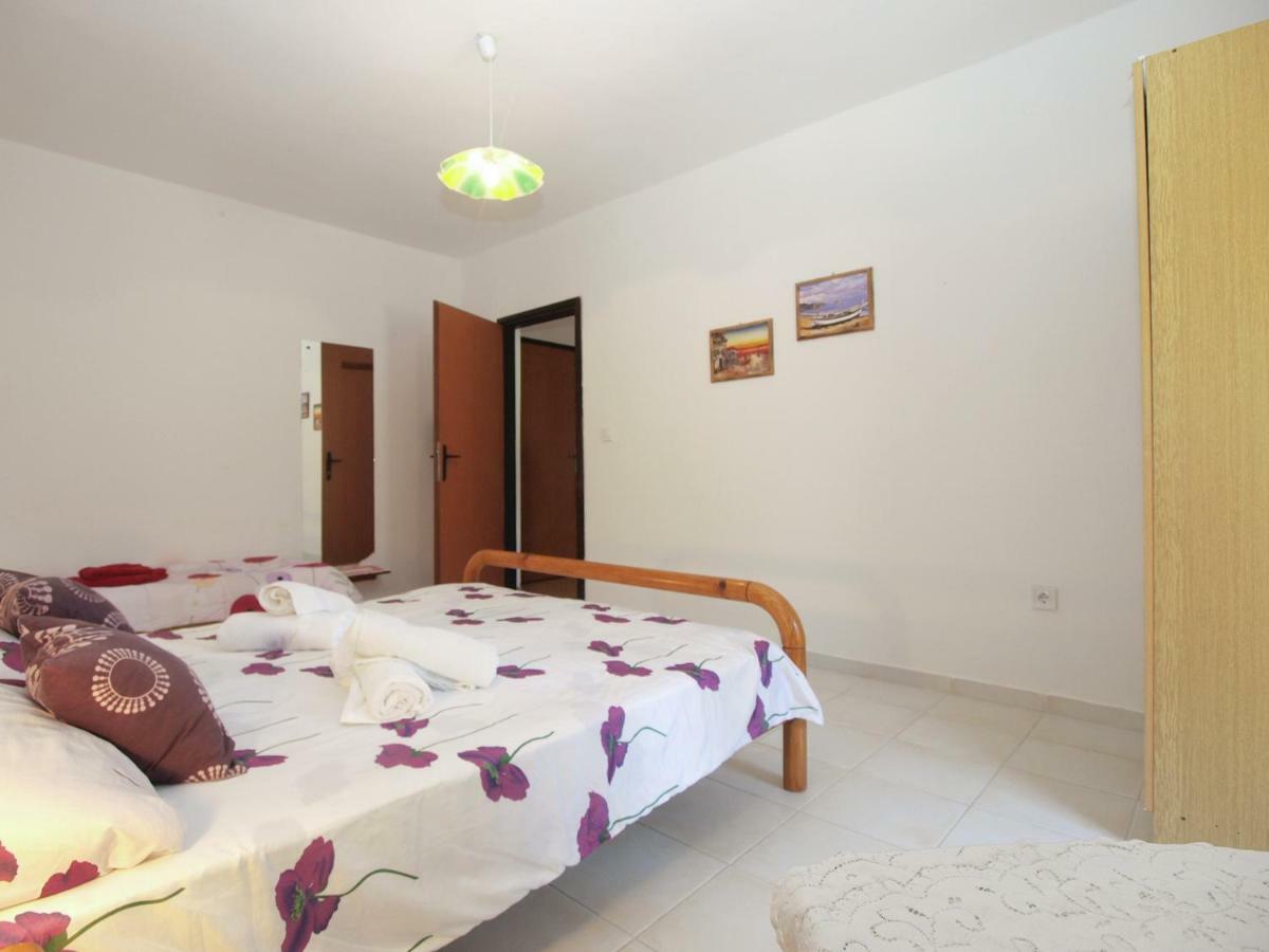 Apartments Davor 1676 Banjole Buitenkant foto