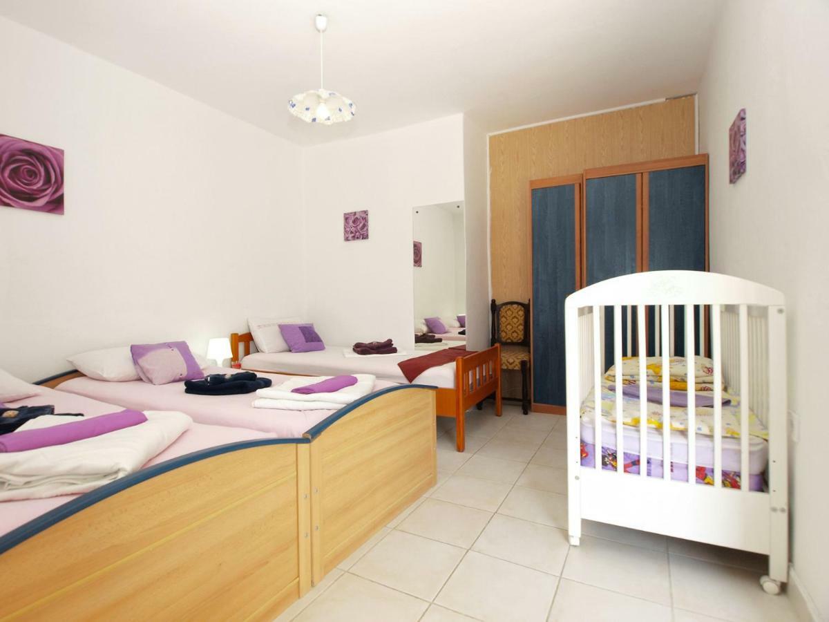 Apartments Davor 1676 Banjole Buitenkant foto